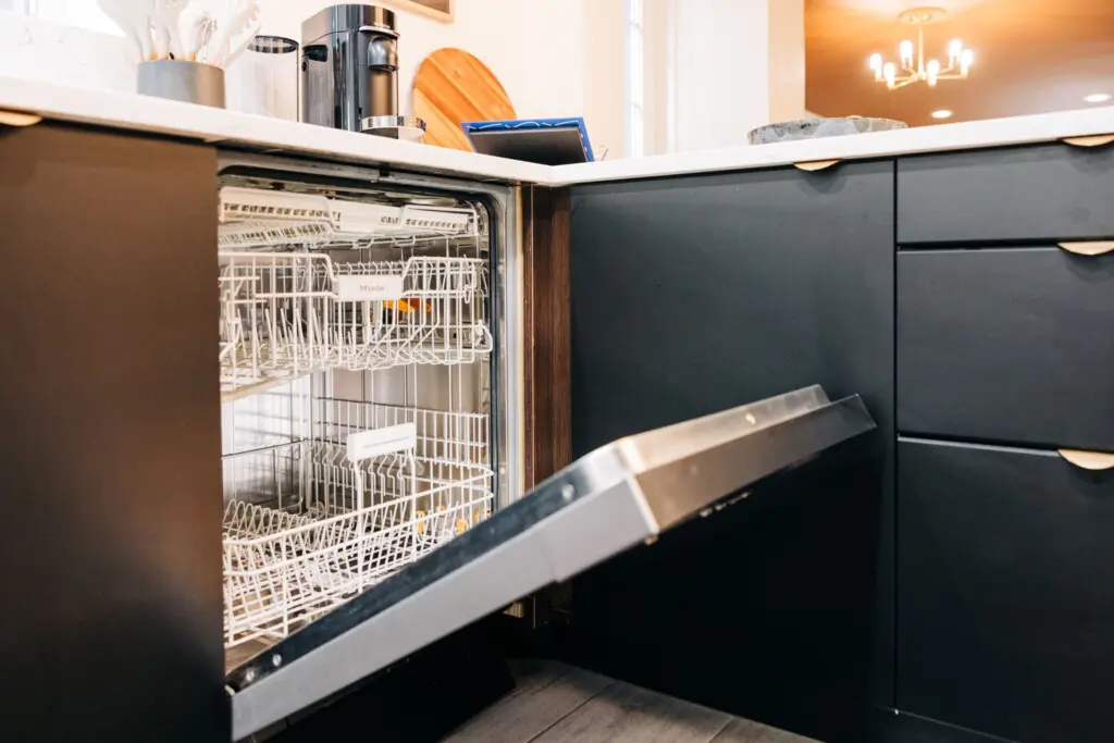 303141be b2df 4610 a49d 293bf588ba5a